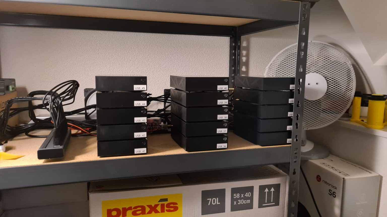 Lots of External HDD on a single Power Supply Intermittent Technology